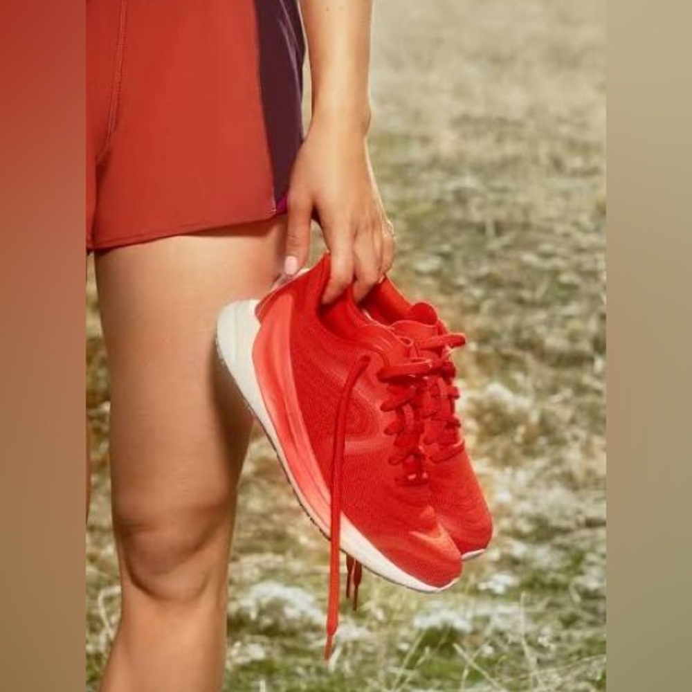 Women’s  Lululemon Blissfeel Run 2 in Solar Orange - Picture 2 of 15